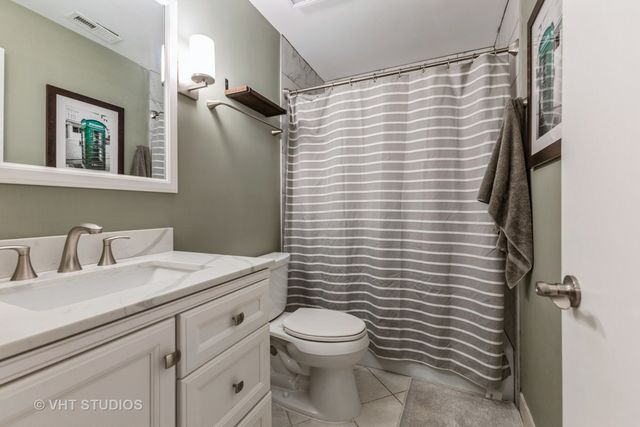 7930 W Lakeview Court 2A, Palos Heights, IL 60463
