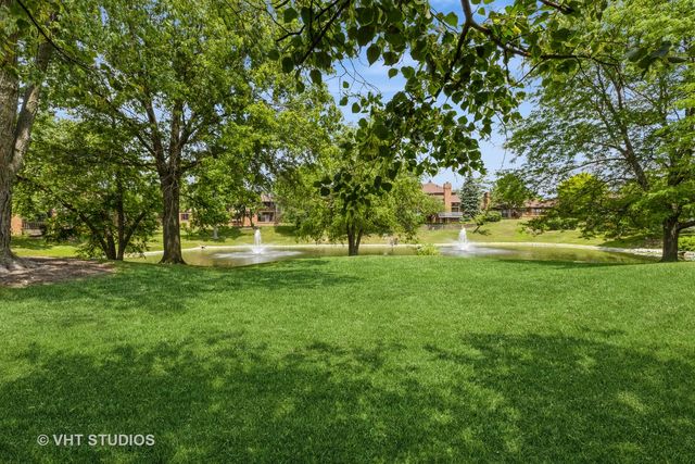 7930 W Lakeview Court 2A, Palos Heights, IL 60463