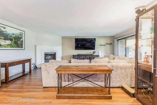 7930 W Lakeview Court 2A, Palos Heights, IL 60463