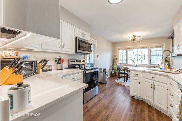 7930 W Lakeview Court 2A, Palos Heights, IL 60463