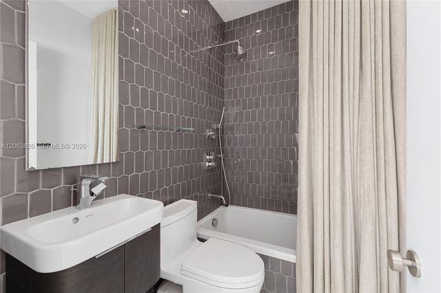 2421 Lake Pancoast Drive 7A, Miami Beach, FL 33140
