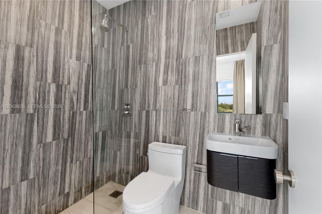 2421 Lake Pancoast Drive 7A, Miami Beach, FL 33140