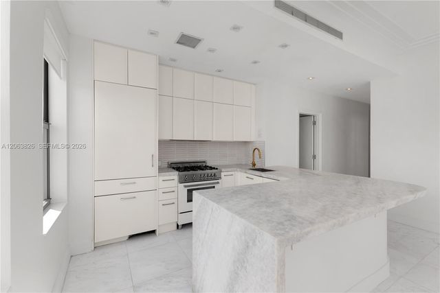 2421 Lake Pancoast Drive 7A, Miami Beach, FL 33140