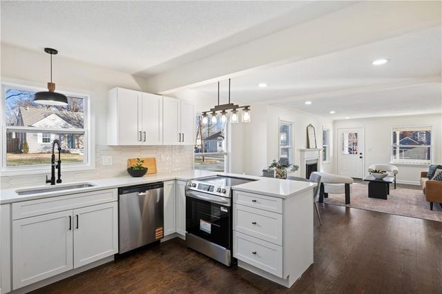 5401 W 58th Street, Roeland Park, KS 66205