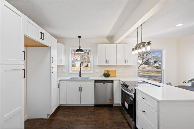 5401 W 58th Street, Roeland Park, KS 66205