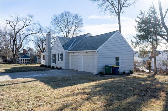 5401 W 58th Street, Roeland Park, KS 66205