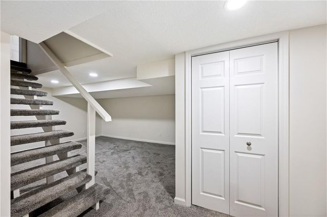 5401 W 58th Street, Roeland Park, KS 66205