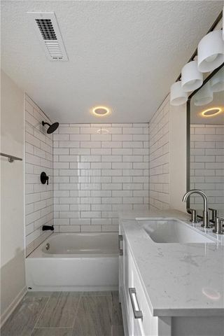 5401 W 58th Street, Roeland Park, KS 66205