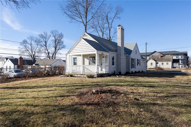 5401 W 58th Street, Roeland Park, KS 66205