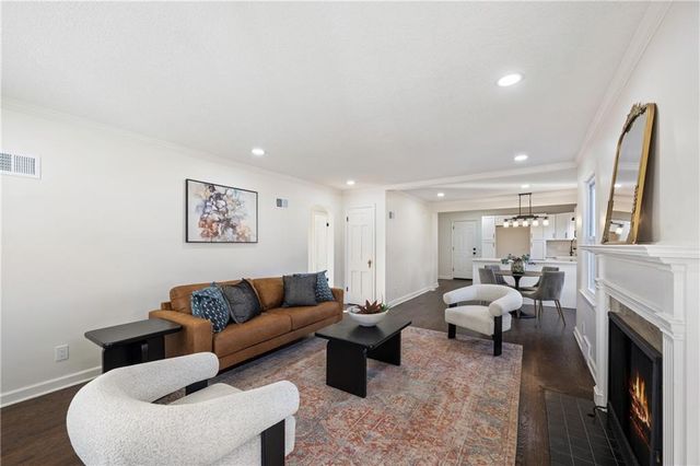 5401 W 58th Street, Roeland Park, KS 66205