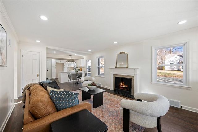 5401 W 58th Street, Roeland Park, KS 66205