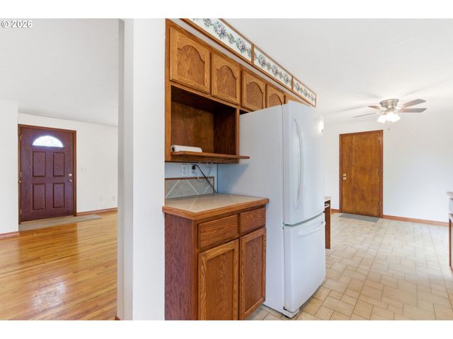 14888 Se WY EAST Ave, Damascus, OR 97089