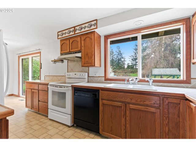 14888 Se WY EAST Ave, Damascus, OR 97089