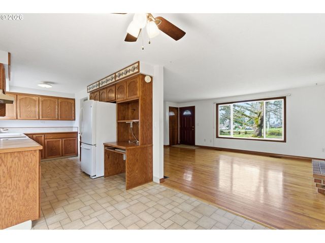 14888 Se WY EAST Ave, Damascus, OR 97089