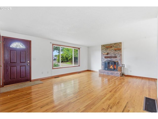 14888 Se WY EAST Ave, Damascus, OR 97089