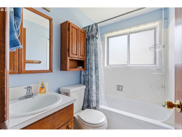 14888 Se WY EAST Ave, Damascus, OR 97089