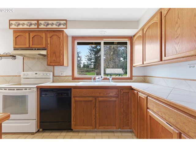 14888 Se WY EAST Ave, Damascus, OR 97089