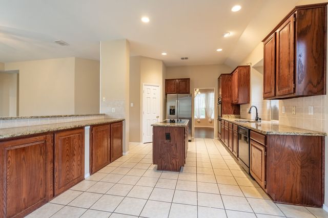 2515 Cambridge Drive, Heath, TX 75032