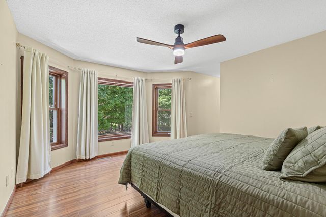 669 Windtree Knolls, Eagan, MN 55123
