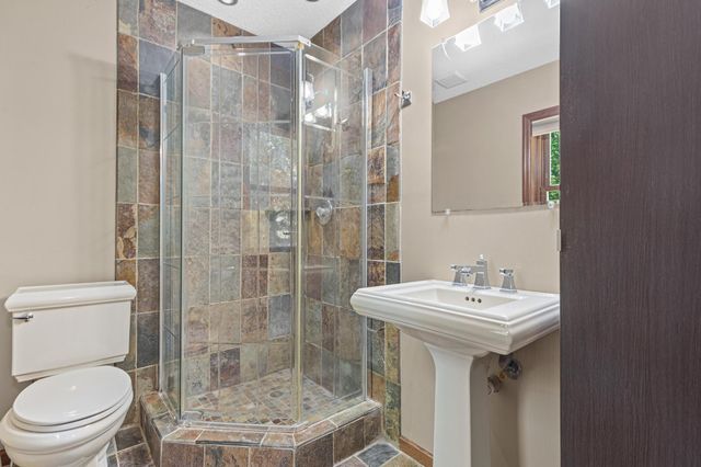669 Windtree Knolls, Eagan, MN 55123