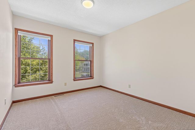 669 Windtree Knolls, Eagan, MN 55123
