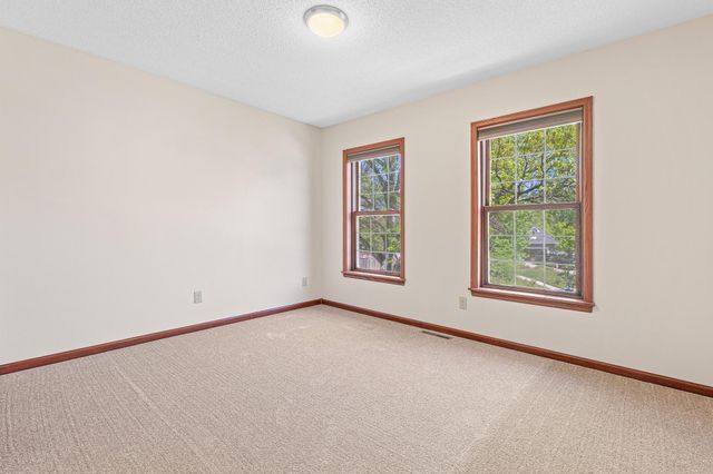 669 Windtree Knolls, Eagan, MN 55123