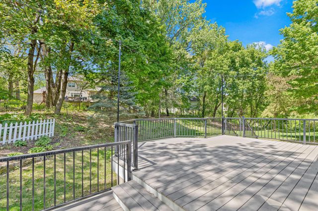 669 Windtree Knolls, Eagan, MN 55123
