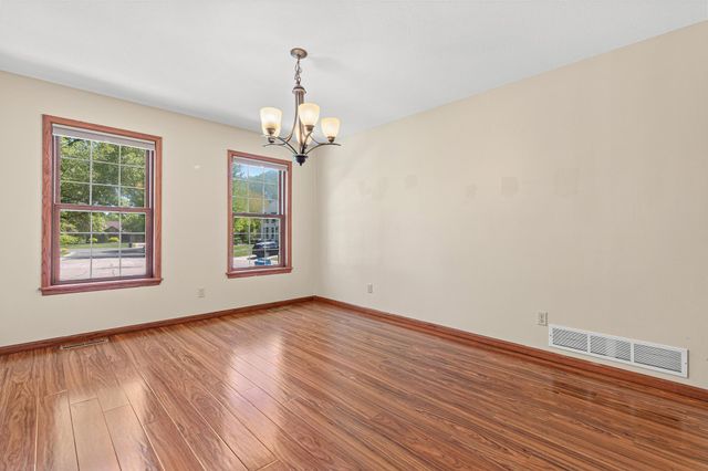 669 Windtree Knolls, Eagan, MN 55123