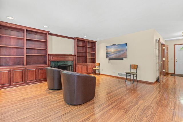 669 Windtree Knolls, Eagan, MN 55123