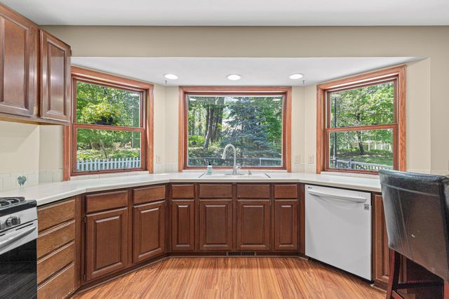 669 Windtree Knolls, Eagan, MN 55123