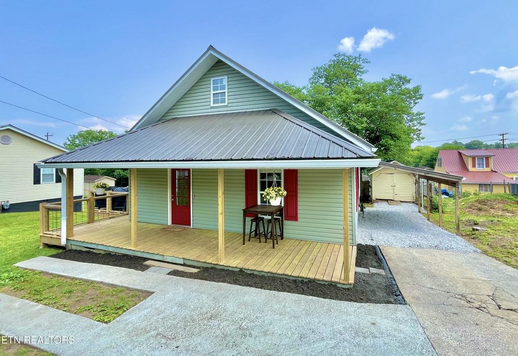 607 Church St, Loudon, TN 37774