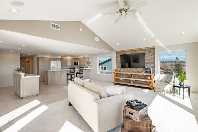 8024 Chinook Way, Blaine, WA 98230