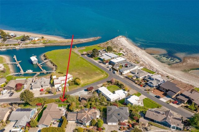 8024 Chinook Way, Blaine, WA 98230