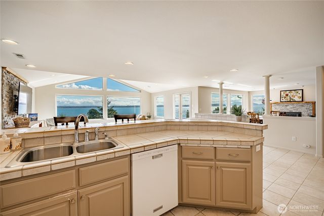 8024 Chinook Way, Blaine, WA 98230