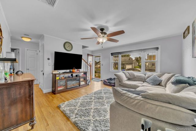 296 Heathcote Road, Lindenhurst, NY 11757