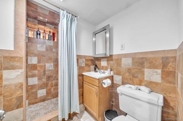 296 Heathcote Road, Lindenhurst, NY 11757