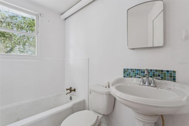 212 CASSADY STREET, Umatilla, FL 32784