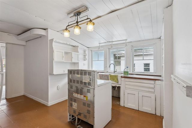 212 CASSADY STREET, Umatilla, FL 32784