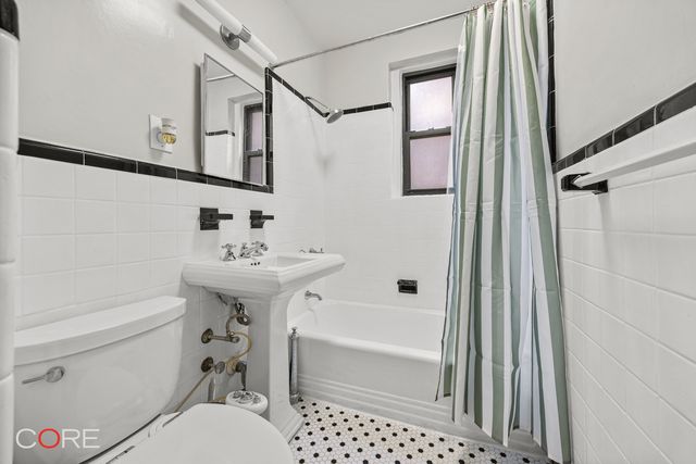 3516 85th St Apt 3C, New York City, NY 11372