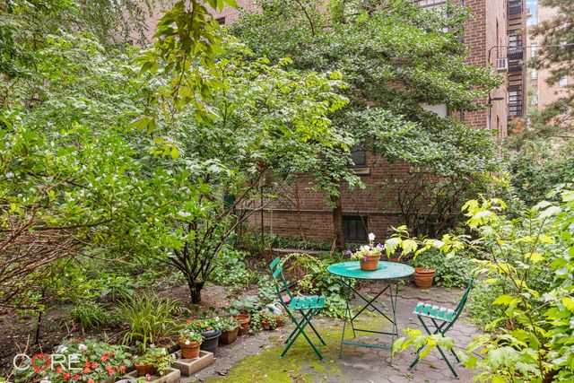 3516 85th St Apt 3C, New York City, NY 11372