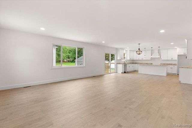 8774 Speedway Drive, Shelby Twp, MI 48317