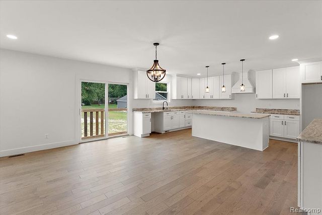 8774 Speedway Drive, Shelby Twp, MI 48317