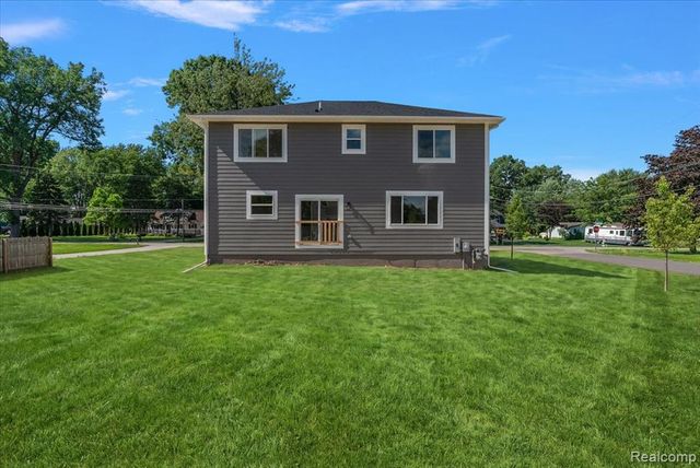 8774 Speedway Drive, Shelby Twp, MI 48317
