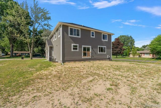 8774 Speedway Drive, Shelby Twp, MI 48317