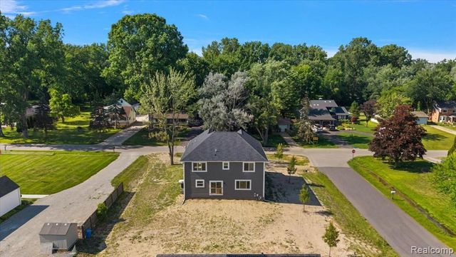 8774 Speedway Drive, Shelby Twp, MI 48317