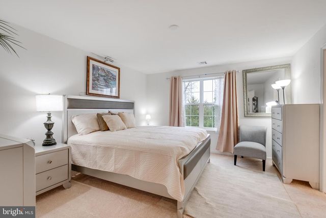 49 CREEKSIDE WAY, Burlington, NJ 08016