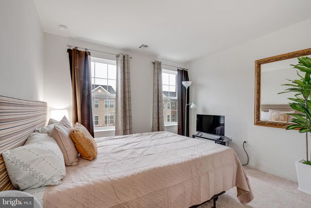 49 CREEKSIDE WAY, Burlington, NJ 08016