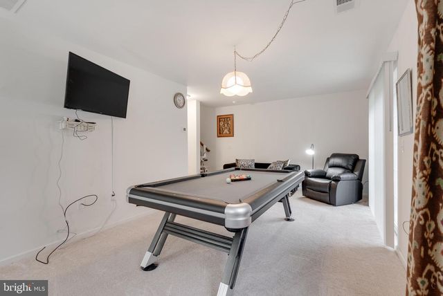 49 CREEKSIDE WAY, Burlington, NJ 08016