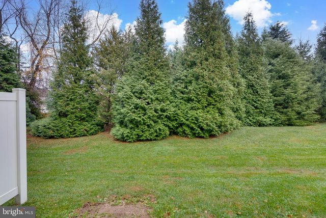 49 CREEKSIDE WAY, Burlington, NJ 08016