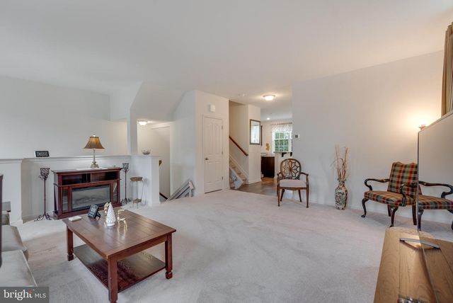 49 CREEKSIDE WAY, Burlington, NJ 08016